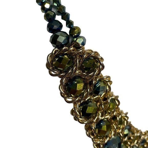 Statement necklace gold chain with iridescent beads - Picture 4 of 6